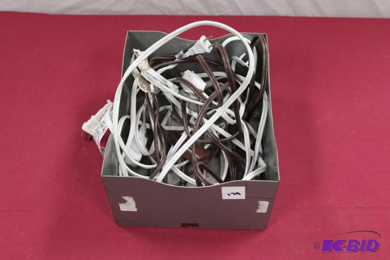 lot 179 image: Lot of extension cords ...