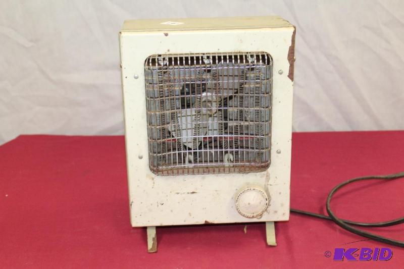 lot 181 image: Electric Heater  Tested and works ...