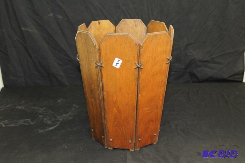 lot 184 image: Vintage Trash Bin ...