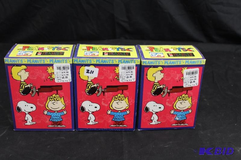 lot 211 image: Peanuts Collectables, NEW in BOX   Woods...