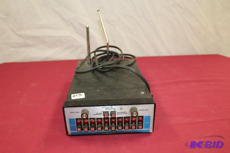 lot 213 image: 10 Channel Radio ...