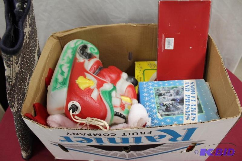 lot 263 image: Christmas Decorations ...