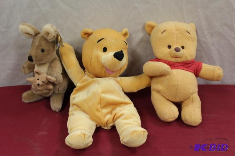 lot 266 image: Vintage Pooh, Newer Pooh and a Roo...