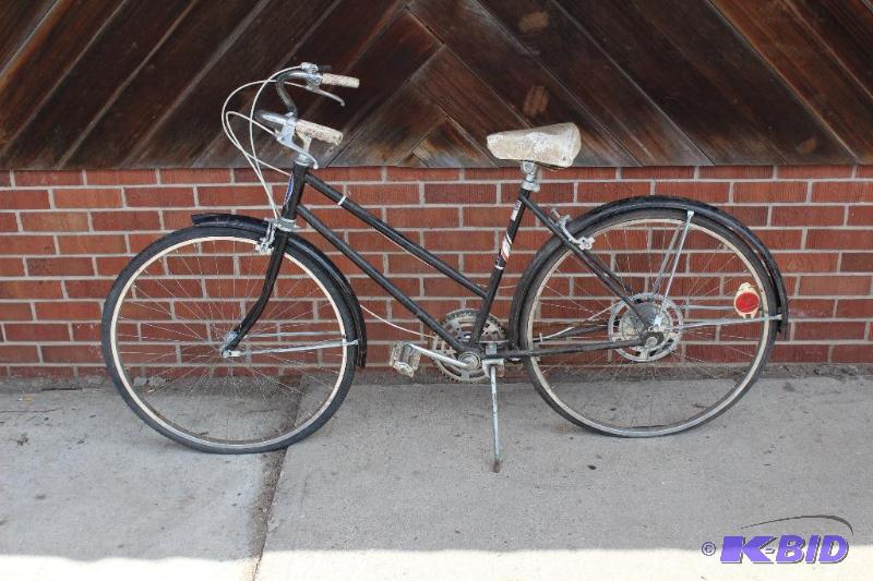 lot 30 image: Vintage Bicycle ...