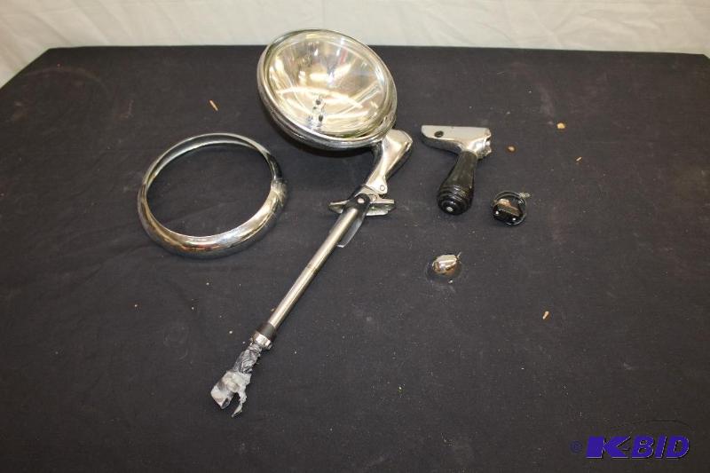 lot 317 image: Police Spot Light ...