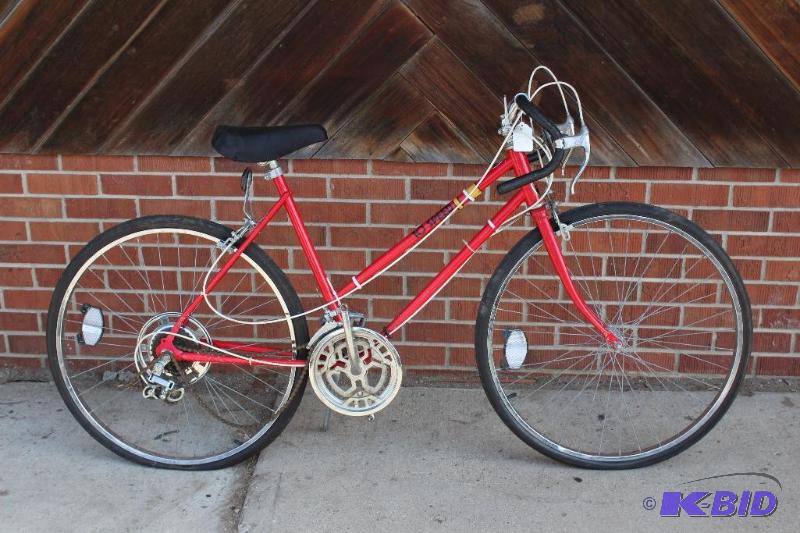 lot 32 image: Vintage Bicycle ...