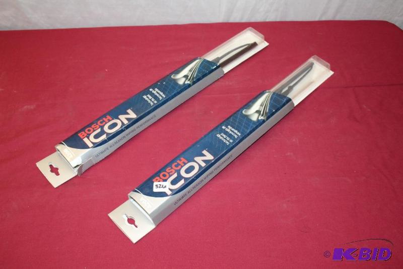 lot 326 image: Bosch 420B Wipers, NEW, Set ...