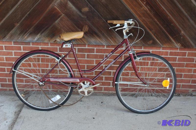 lot 33 image: Vintage Bicycle ...