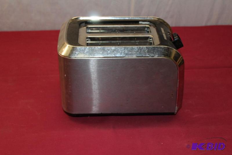 lot 400 image: Toaster ...
