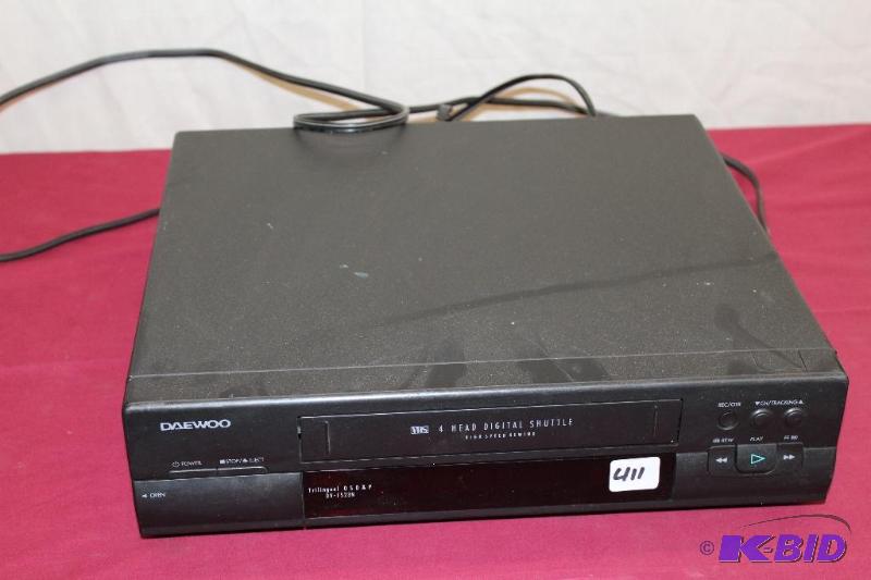 lot 411 image: VCR...