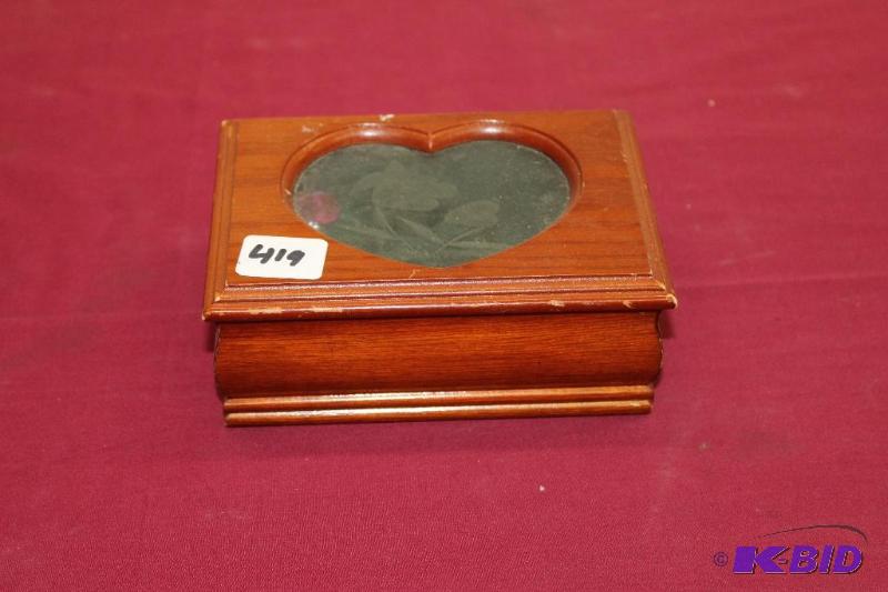 lot 419 image: Jewelry&nbspBox ...