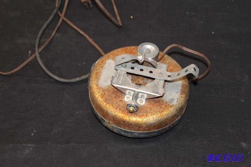 lot 422 image: Retractable Extension Cord ...