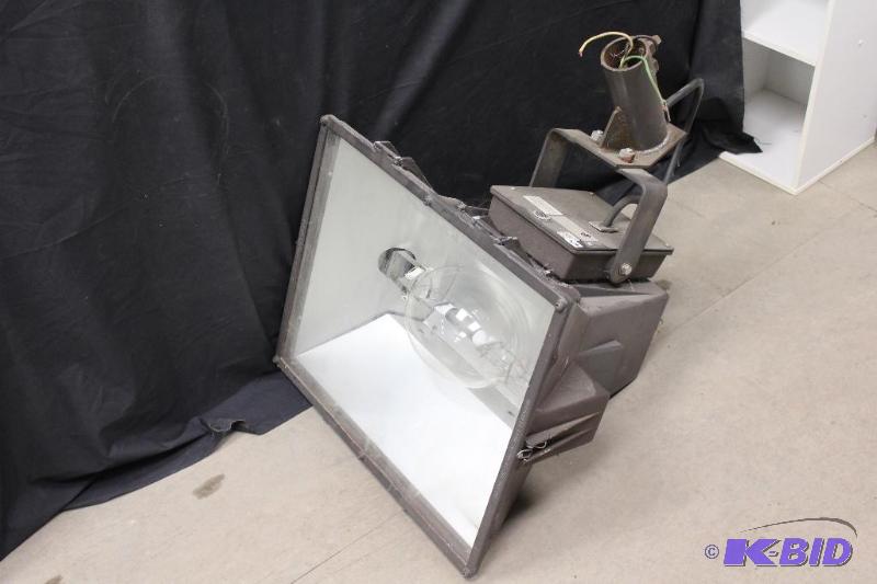 lot 458 image: Parking Lot Light 220v  Did Not Power On...