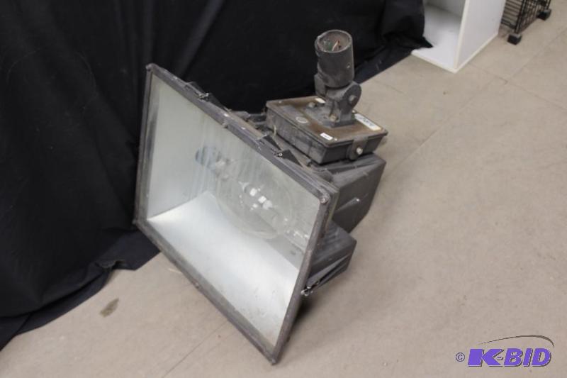 lot 460 image: Parking Lot Light 220v  Did not power on ...