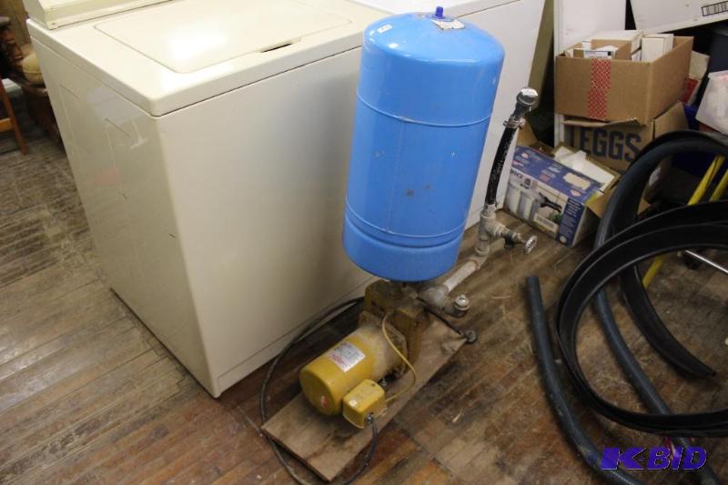 lot 502 image: Well Pump ...