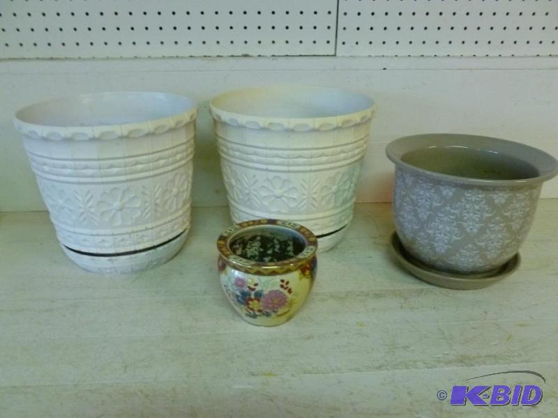 Lot of four good flower pots.&nbsp...