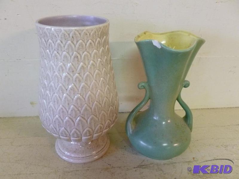 Lot of two Red Wing vases that measure about ...