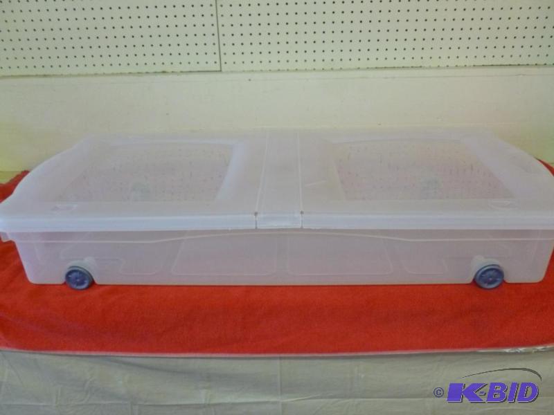 Large Rubbermaid roller wheel storage tote wi...