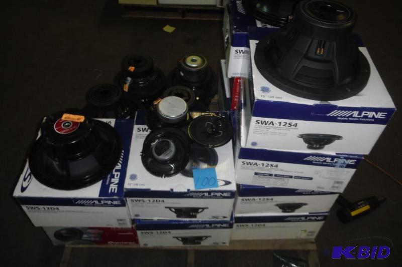 lot 100 image: Lot of broken items