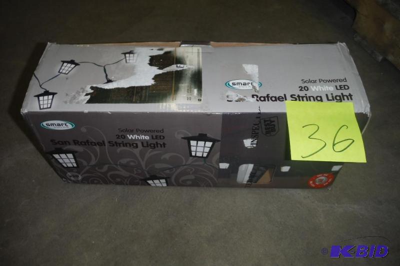 lot 36 image: Smart Solar 3740WR20 20 LED San Rafael Solar String Lights