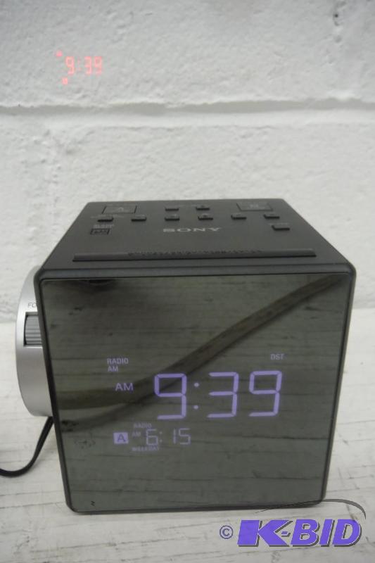 lot 40 image: Sony - AMFM Dual-Alarm Clock Radio Model ICFC1PJ