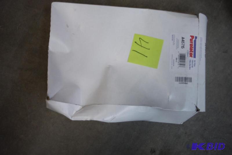 lot 41 image: Purolator A45715 Classic Air Filter