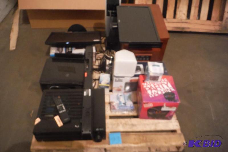 lot 93 image: Lot of broken items