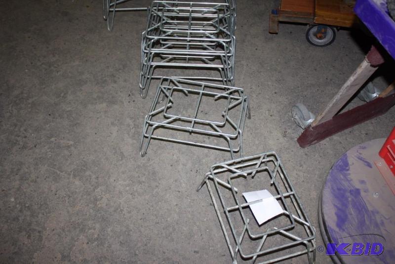 lot 135 image: Lot of (5) Dundage Racks 15 x 11 x 7.5.
