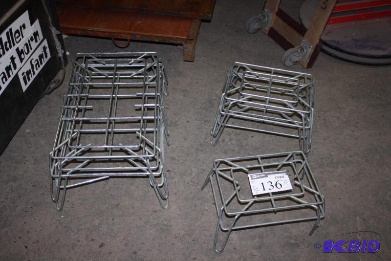 lot 136 image: Lot of (5) Dundage Racks 26 x 17 x 18, 15 x 11 x 7.5.