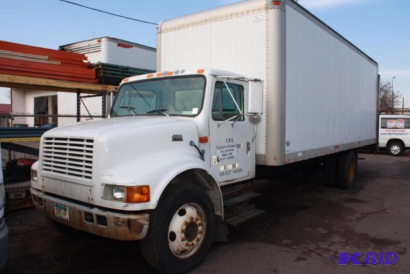 lot 2 image: 1998 International 4700 DT466E Straight Truck 352,042.8 Mileage Blown Turbo Dual Tires