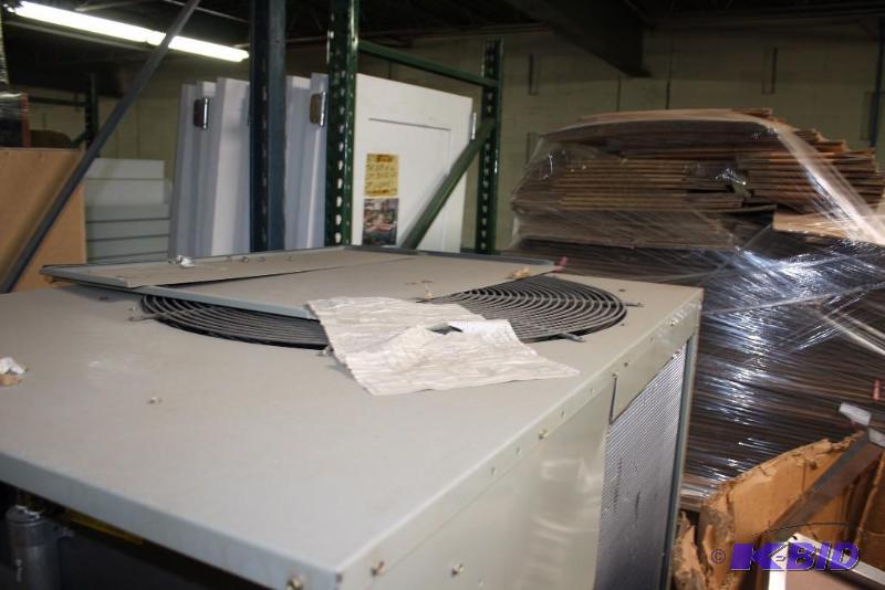 lot 51 image: Roof Heater Broken For Parts May Require Tools For Removal.