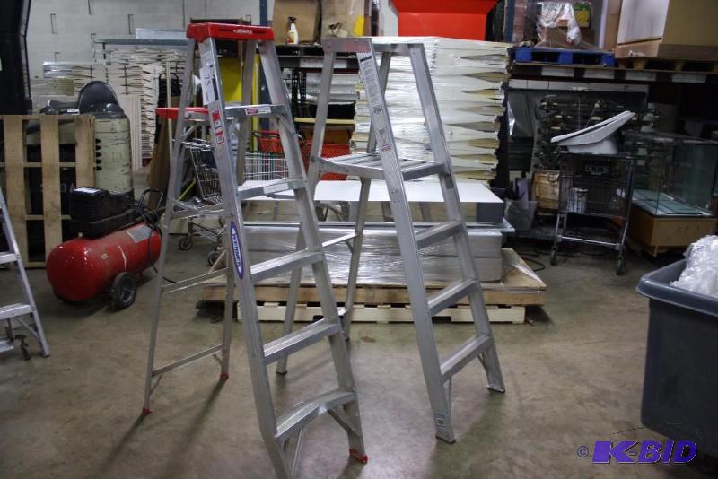 lot 75 image: Lot of (2) Metal Ladders 6 4.