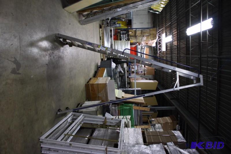 lot 76 image: Metal Ladder wSliding Wheels & Hand Rail 10.