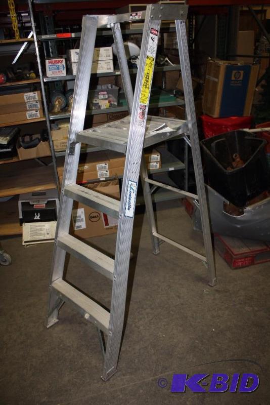 lot 93 image: Metal Ladder 4.