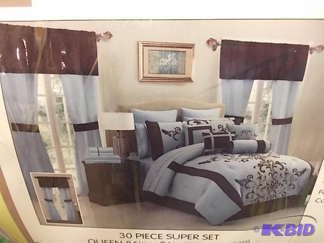 Camille (Queen) 30-Piece Super Set (BlueChoc...