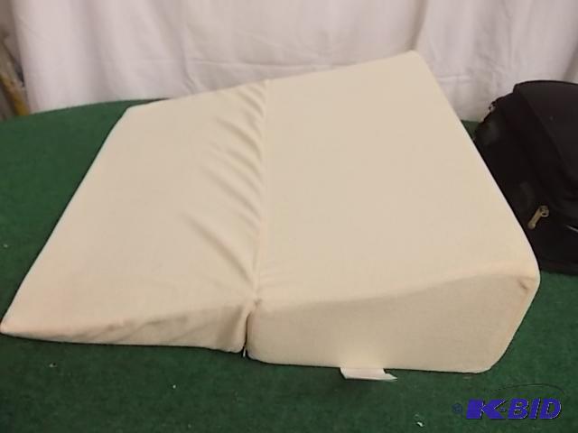 Contour Folding Wedge Pillow 24x12x8...