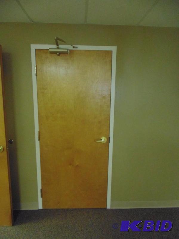 Solid Core Door w Self-Closing Hinge