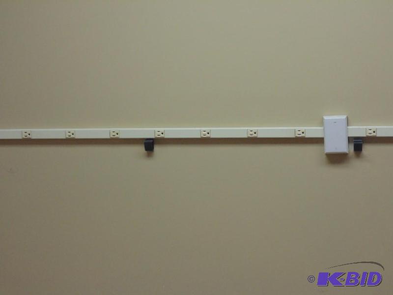 12 100 V. Powerstrip