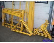 lot 1 image: Scaffolding Set (missing cross bars) no caste...
