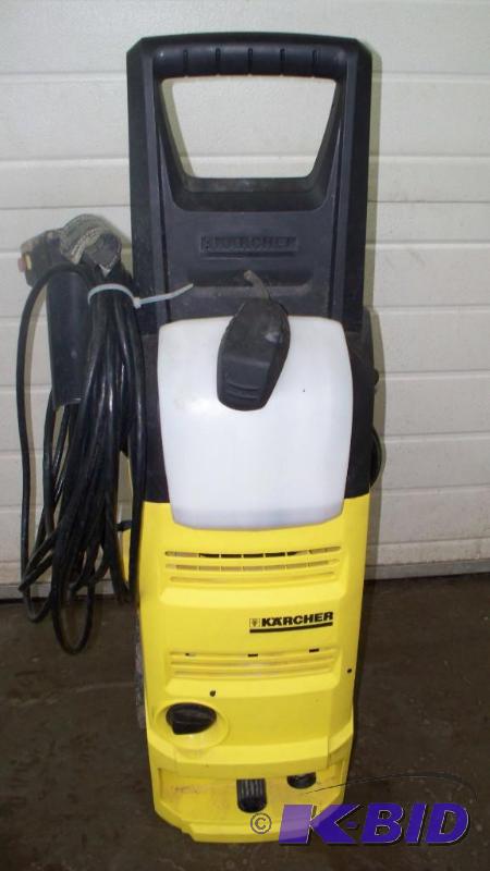 lot 17 image: Karcher 1800 PSI power washer untested...
