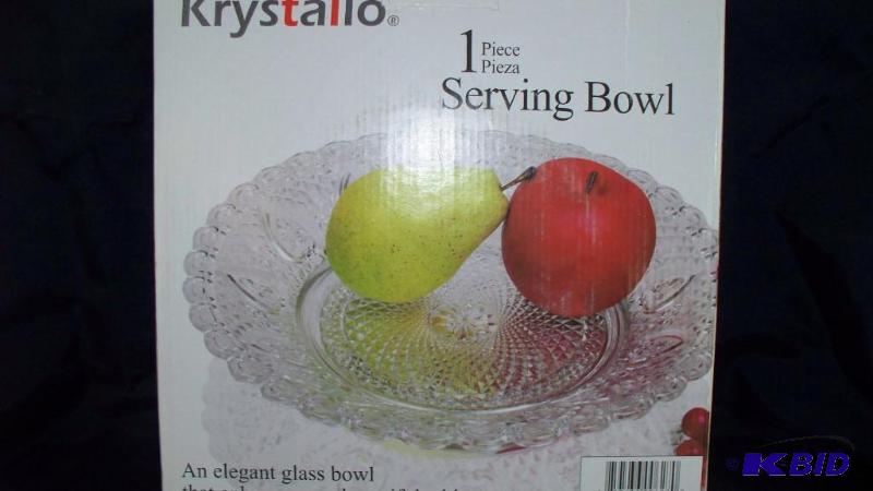 lot 4 image: Krystallo serving bowl (new in box)...