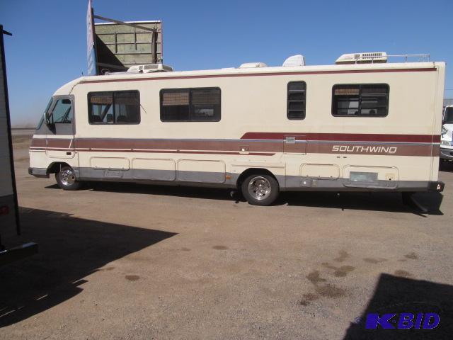 Year 1989 Make Fleetwood Model Southwind M...
