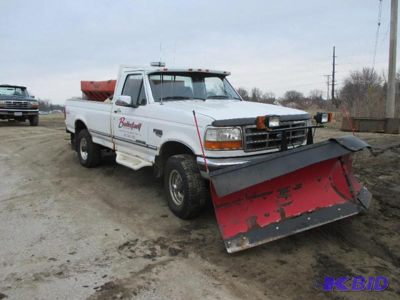 lot 1 image: Year 1997 Make Ford Model F350 Vehicle Typ...