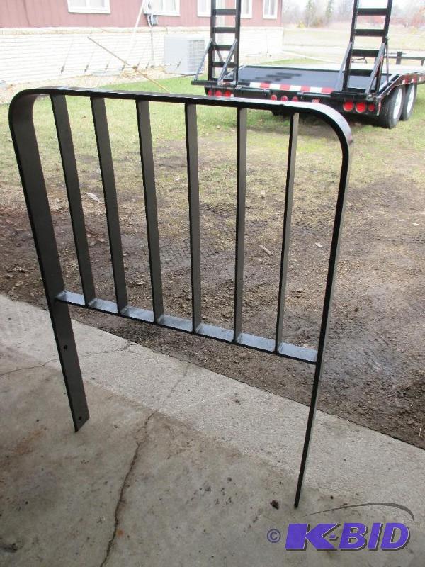 lot 28 image: Forklift fork cage...