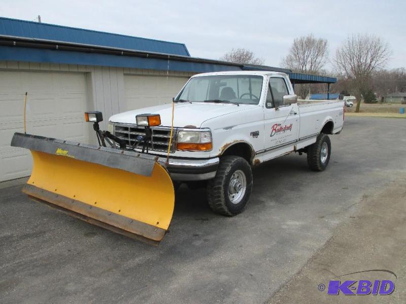 lot 3 image: Year 1997 Make Ford Model F350 Vehicle Typ...