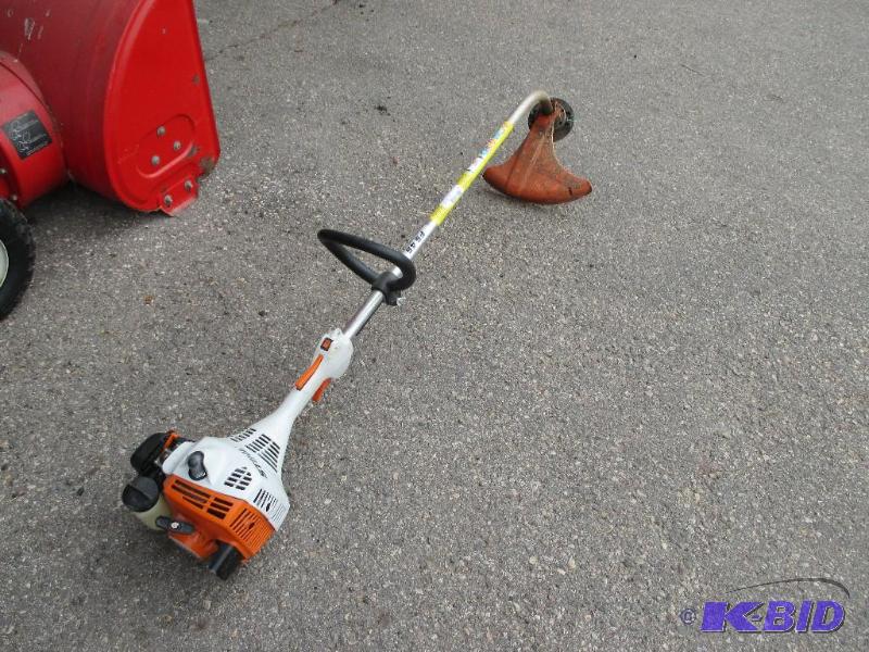lot 32 image: Stihl FS 45 weed whip, works as it should...