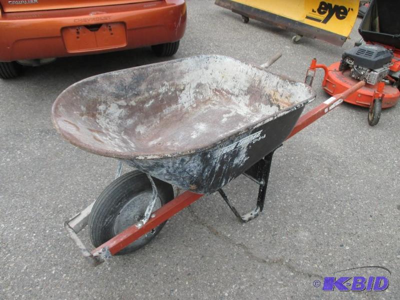 lot 39 image: Wheel barrow....