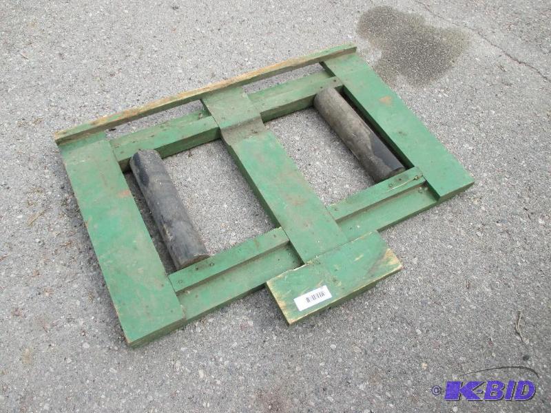 lot 56 image: John Deere mower deck caddy...