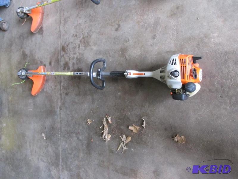 lot 64 image: Stihl FS 55R weed whip, works as it should...