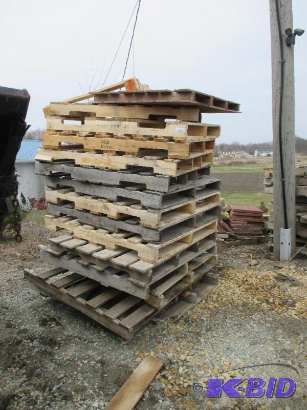 lot 69 image: 3 stacks of pallets...
